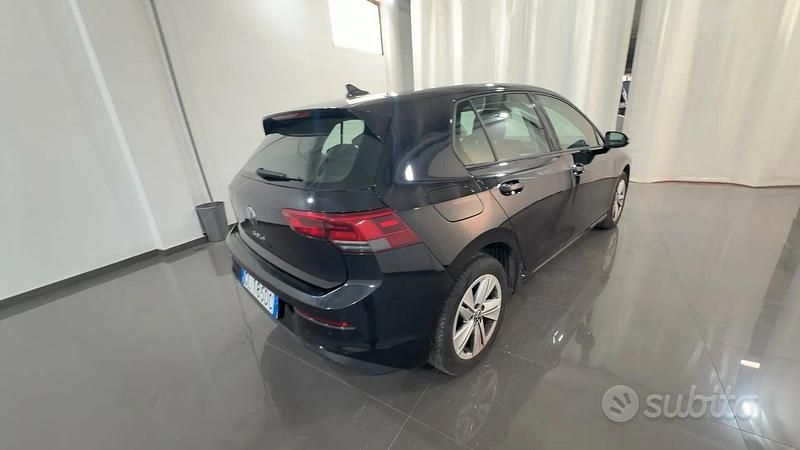 Usata VW Golf VIII Life 115 CV (84 kW) 2020 Nero Berlina