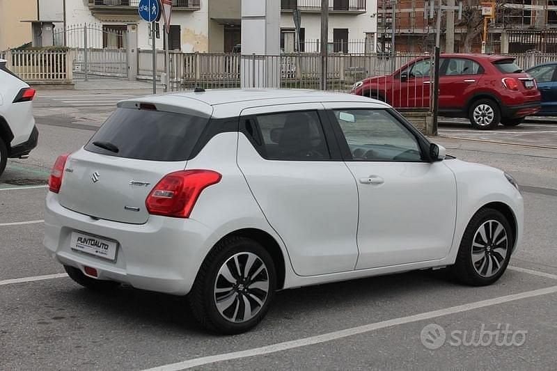 Usata Suzuki Swift 90 CV (66 kW) 2019 Bianco Utilitaria