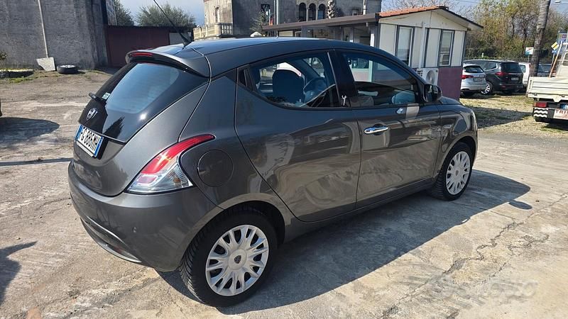 Usata Lancia Ypsilon S 95 CV (69 kW) 2016 Grigio Utilitaria