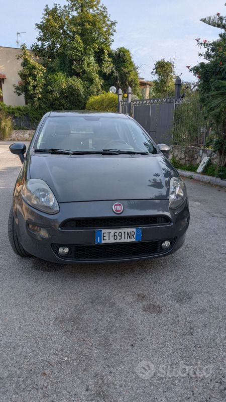 Grigio Usata 2013 Fiat Punto Lounge Due volumi | 4500 € (Ottimo prezzo) - Immagine 1/4