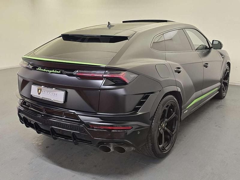 Usata Lamborghini Urus 666 CV (489 kW) 2023 Nero SUV