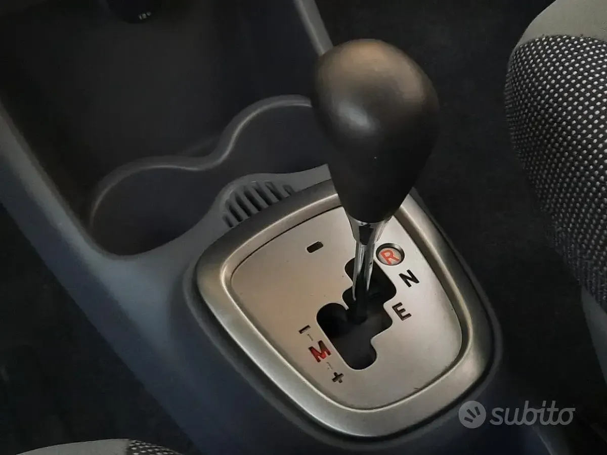 Usata Peugeot 107 68 CV (50 kW) 2008 Nero Utilitaria