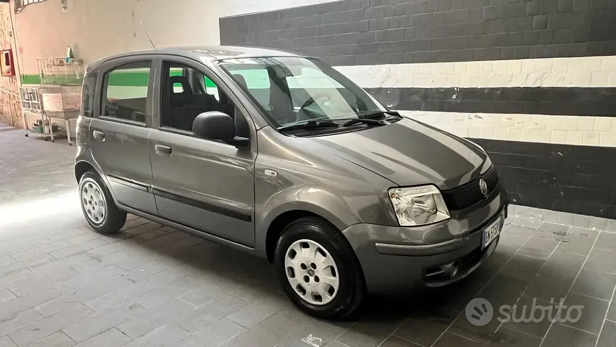 Usata Fiat Panda Emotion 69 CV (50 kW) 2012 Grigio Utilitaria