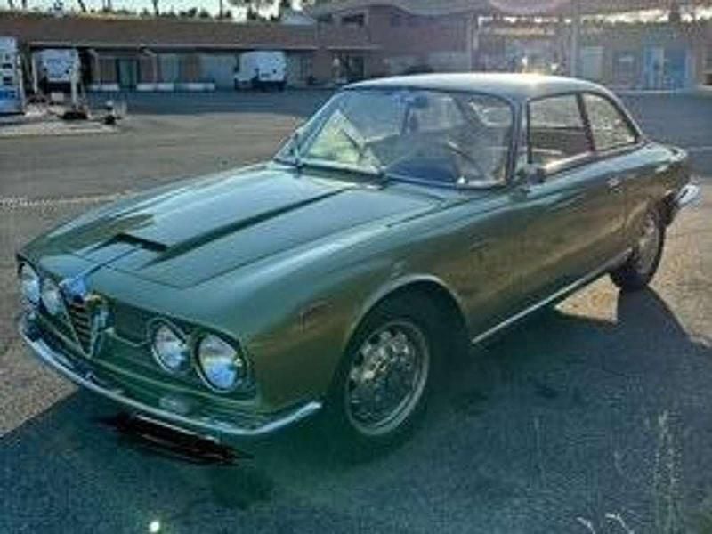 Occasion Alfa Romeo 2600 Sprint 129 ch (94 kW) 1966 Vert Coupé