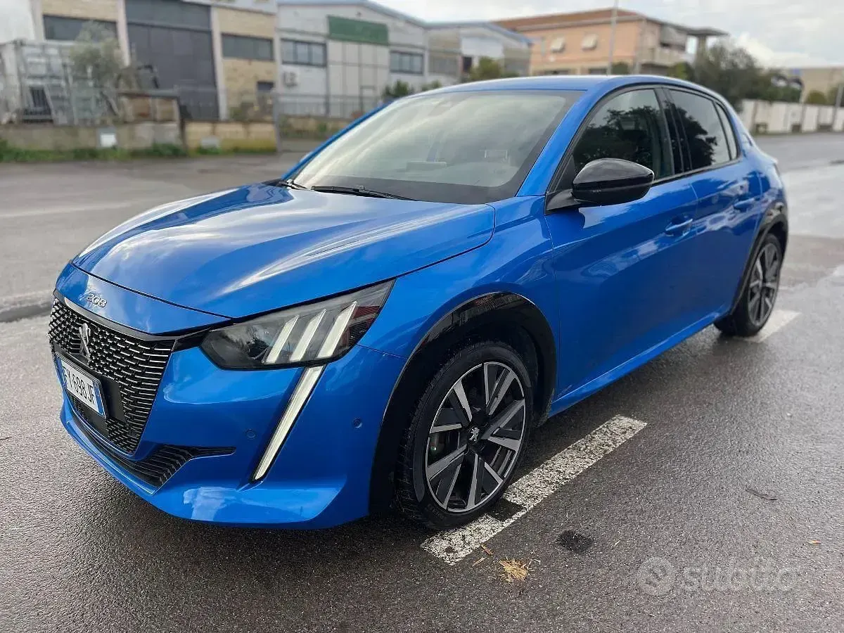Usata Peugeot 208 Allure 101 CV (74 kW) 2020 Blu Utilitaria