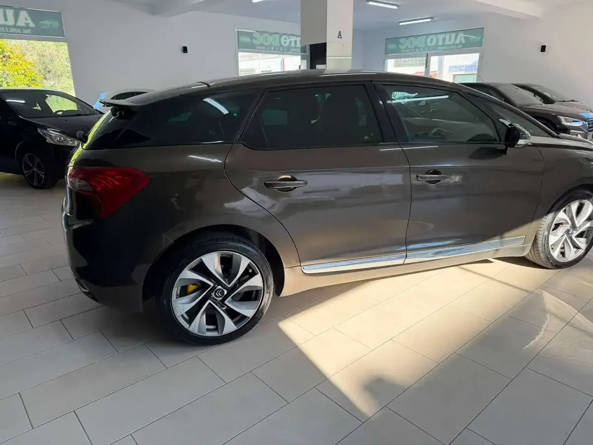 Usata Citroën DS5 Chic 163 CV (119 kW) 2012 Grigio Utilitaria