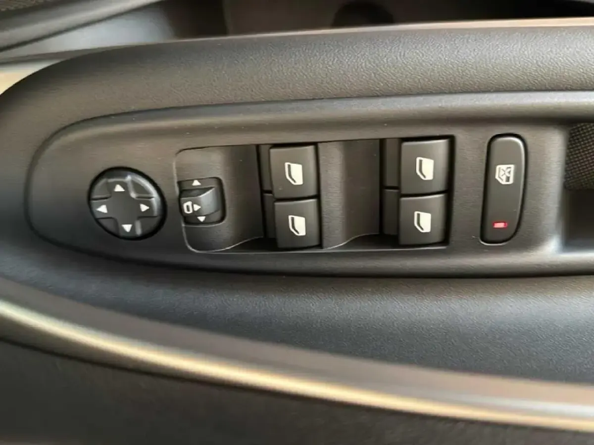 Nuova Jeep Avenger Summit 110 CV (80 kW) 2026 Grigio SUV