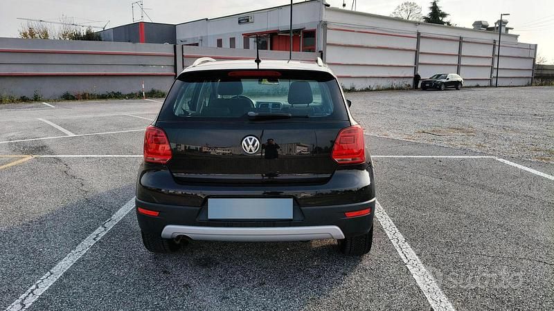 Usata VW Polo Cross 90 CV (66 kW) 2016 Nero Utilitaria