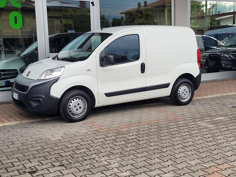 Bianco Usata 2018 Fiat Fiorino Furgone | 9750 € (Buon prezzo) - Immagine 1/4