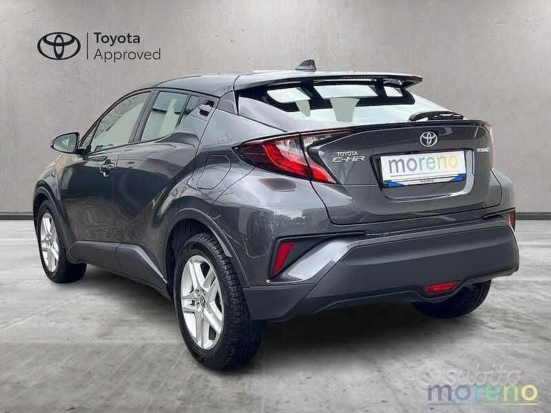 Usata Toyota C-HR Active 122 CV (89 kW) 2022 Grigio SUV