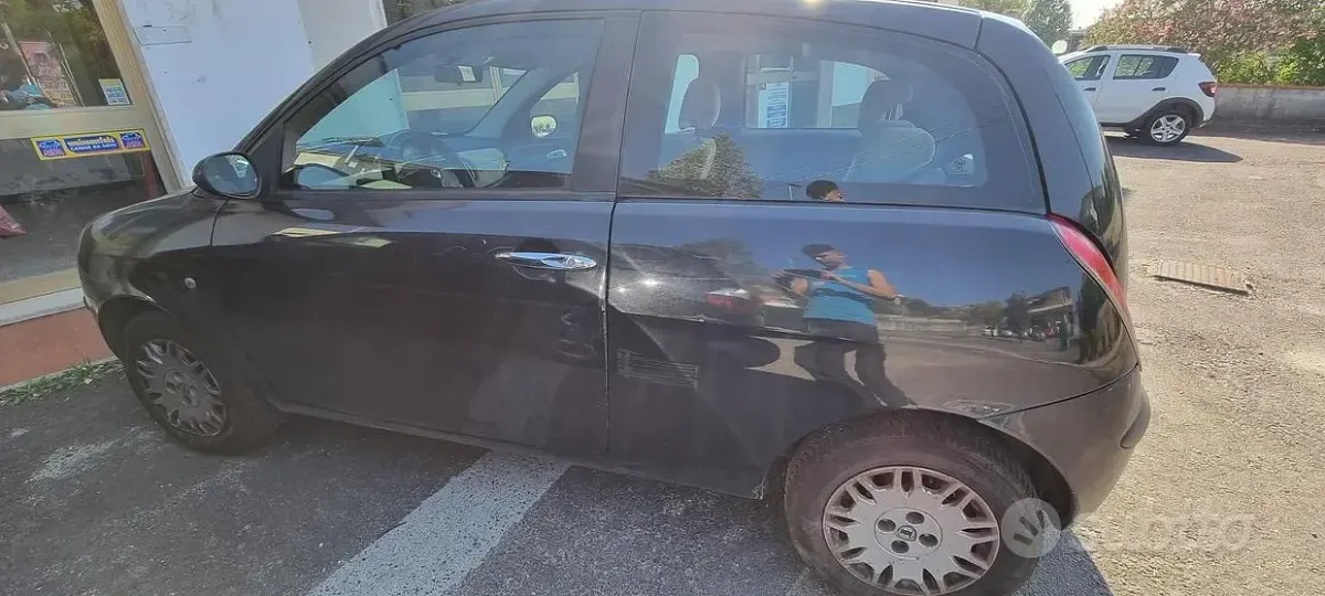 Usata Lancia Ypsilon 69 CV (50 kW) 2004 Nero Utilitaria