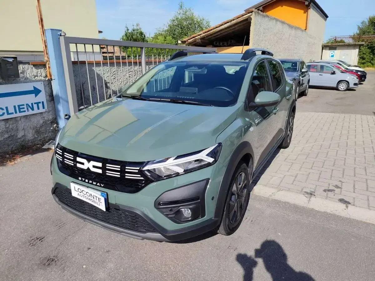 Usata Dacia Sandero Extreme 101 CV (74 kW) 2024 Verde Berlina