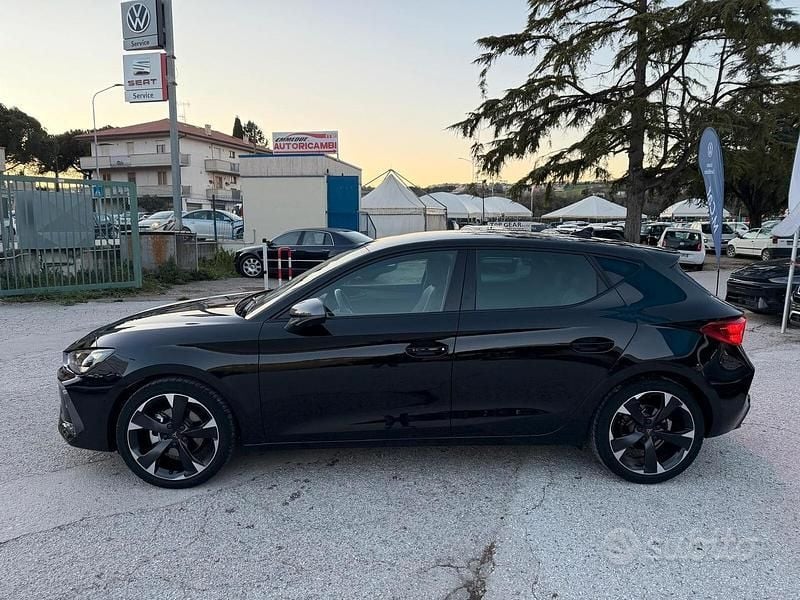 Usata Cupra Leon 150 CV (110 kW) 2025 Nero Station wagon