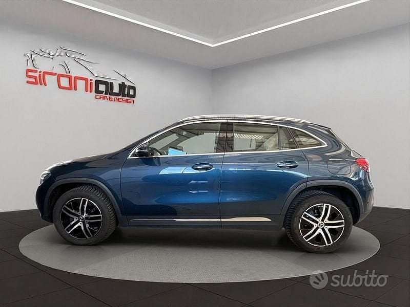 Usata Mercedes GLA180 116 CV (85 kW) 2022 Blu SUV
