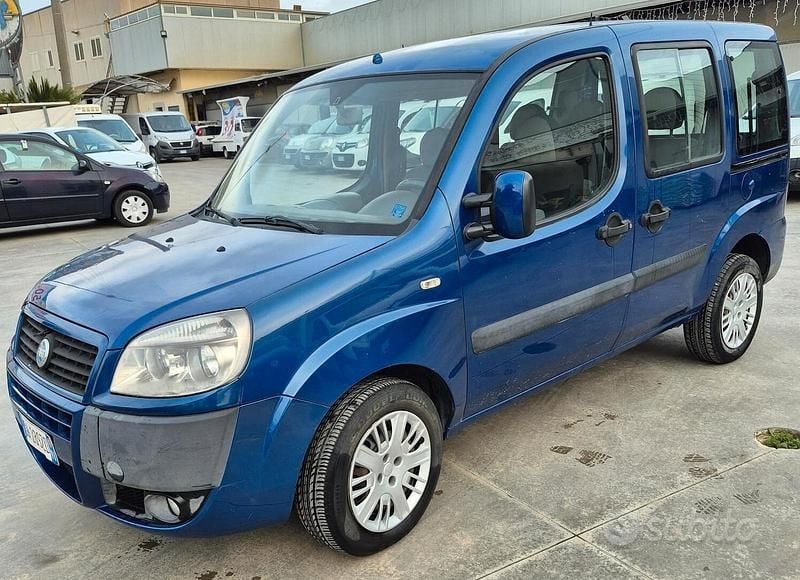 Usata Fiat Doblò Dynamic 120 CV (88 kW) 2006 Blu Monovolume