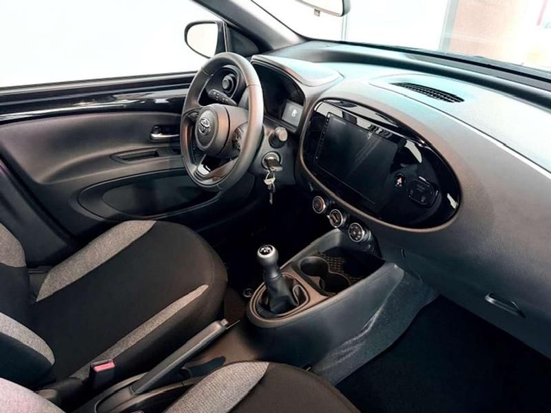 Usata Toyota Aygo X Active 72 CV (52 kW) 2024 Grigio SUV