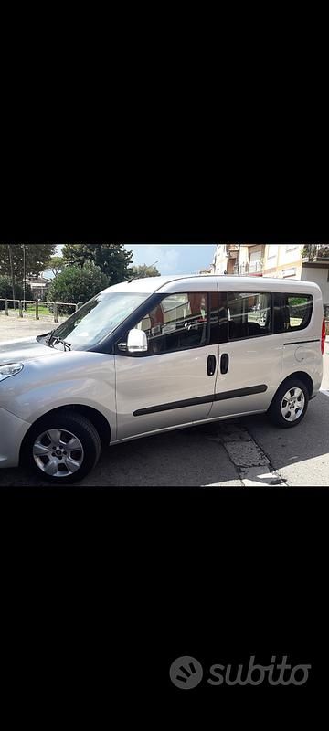 Usata Fiat Doblò 105 CV (77 kW) 2012 Grigio Monovolume