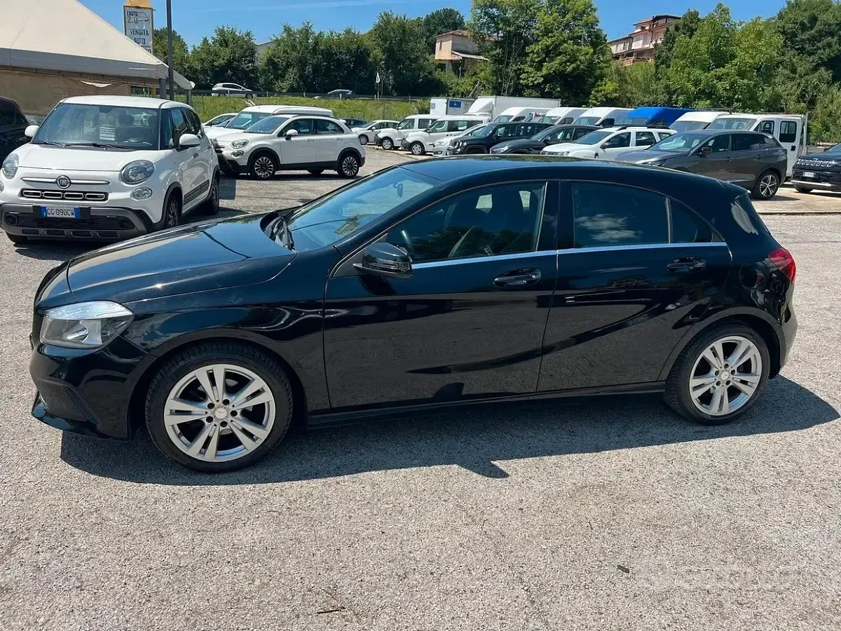 Usata Mercedes A180 109 CV (80 kW) 2016 Nero Berlina