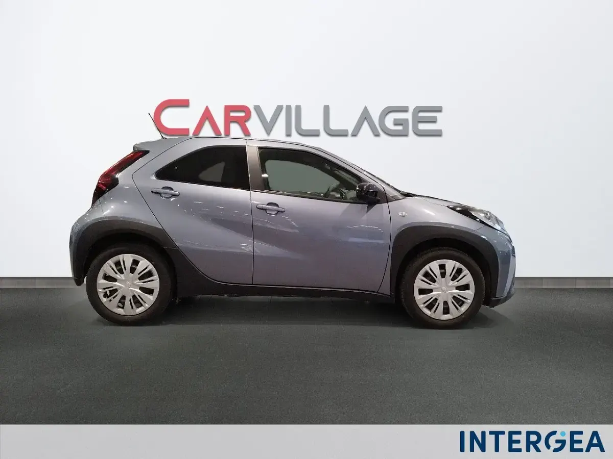 Usata Toyota Aygo X Active 72 CV (52 kW) 2025 Blu SUV