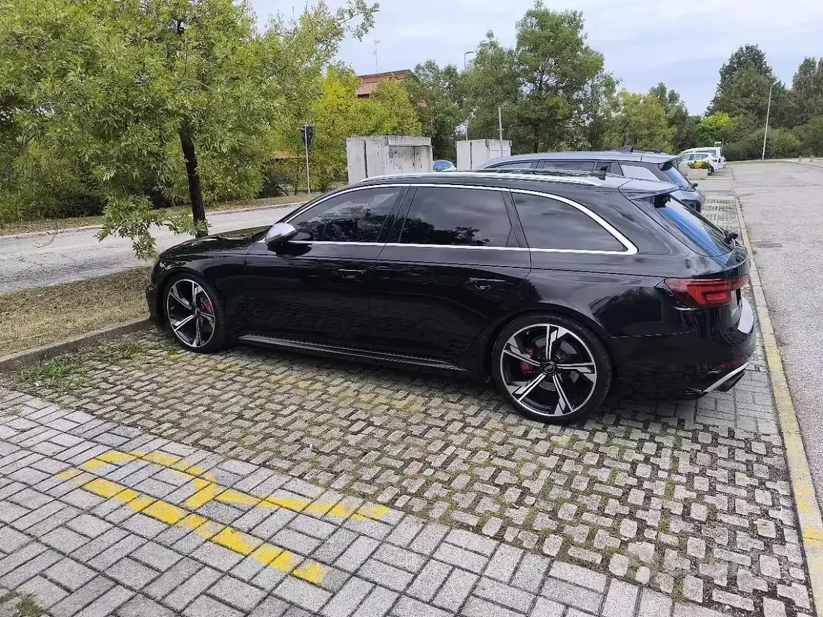 Usata Audi RS4 Comfort 450 CV (330 kW) 2019 Nero Station wagon