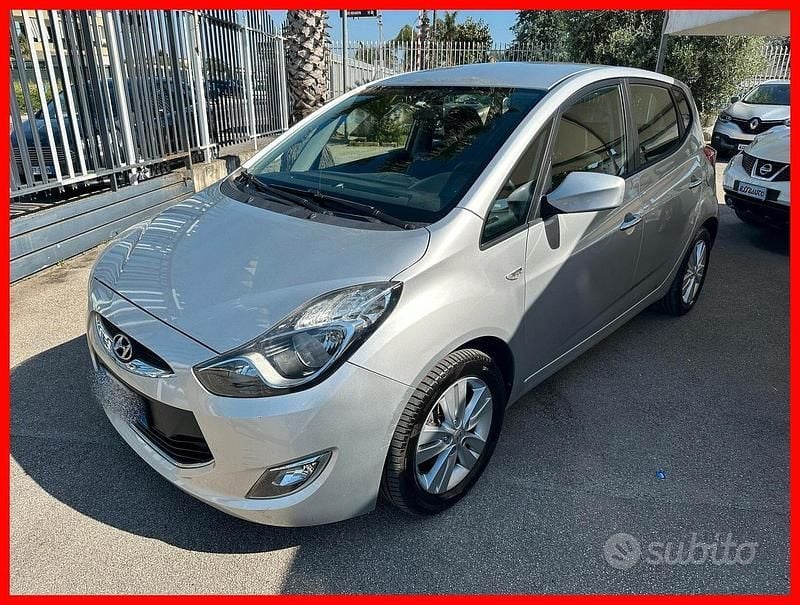 Usata Hyundai ix20 Comfort 90 CV (66 kW) 2013 Grigio Utilitaria