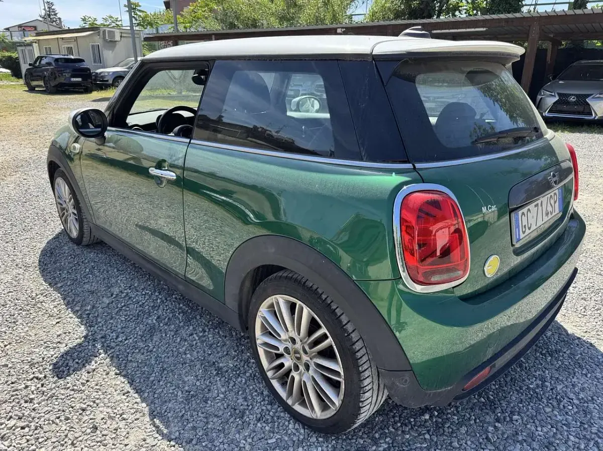 Usata Mini Cooper SE 75 kW (102 CV) 2020 Verde Utilitaria