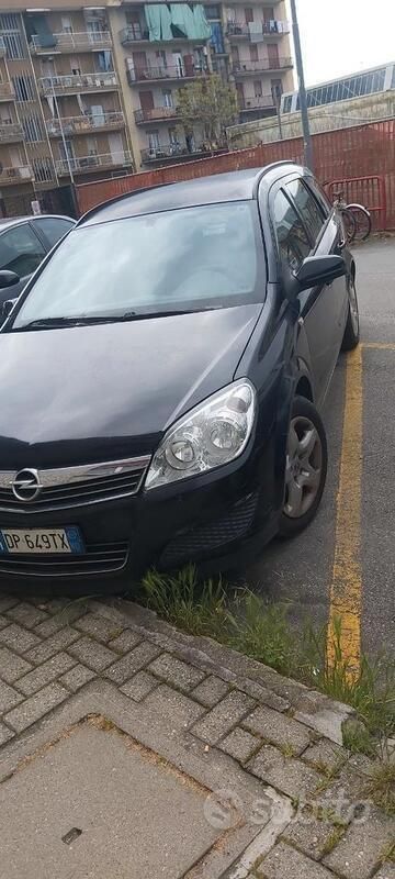 Usata Opel Astra 60 CV (44 kW) 2008 Nero Station wagon