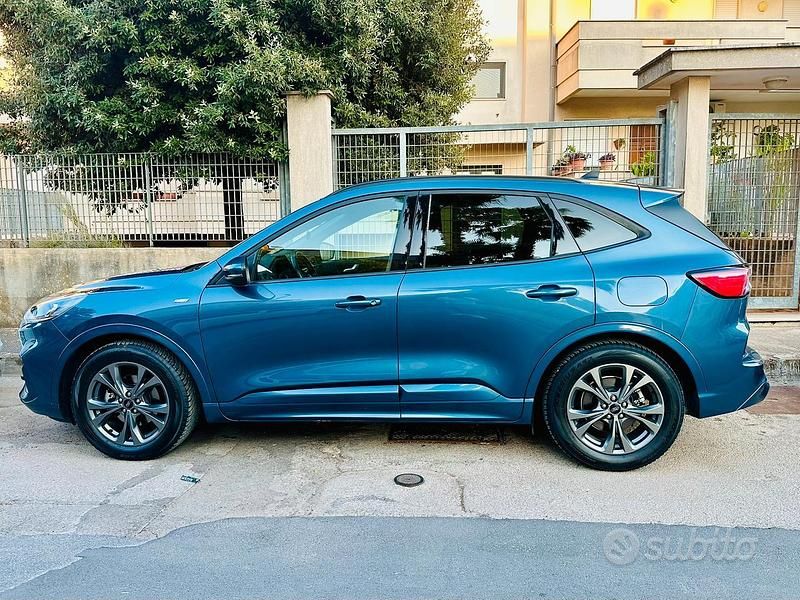 Usata Ford Kuga 120 CV (88 kW) 2021 SUV