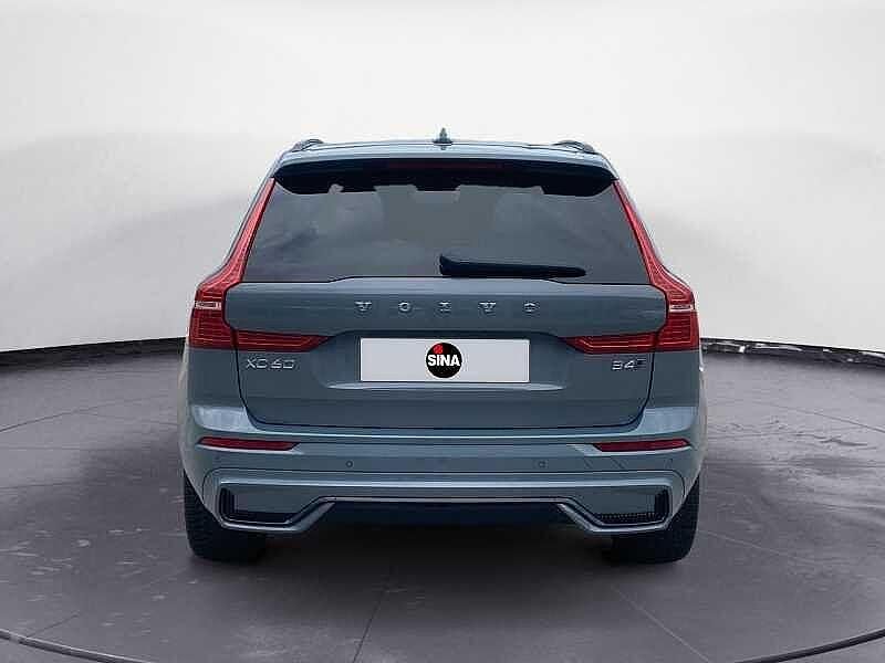 Usata Volvo XC60 R-Design 197 CV (144 kW) 2021 Grigio SUV