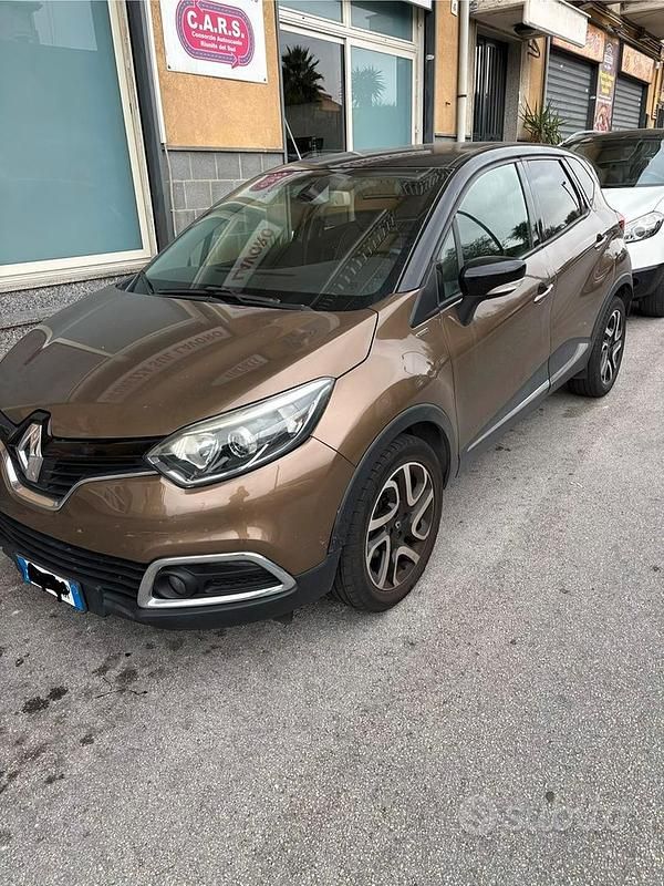 Usata Renault Captur 90 CV (66 kW) 2017 Marrone SUV