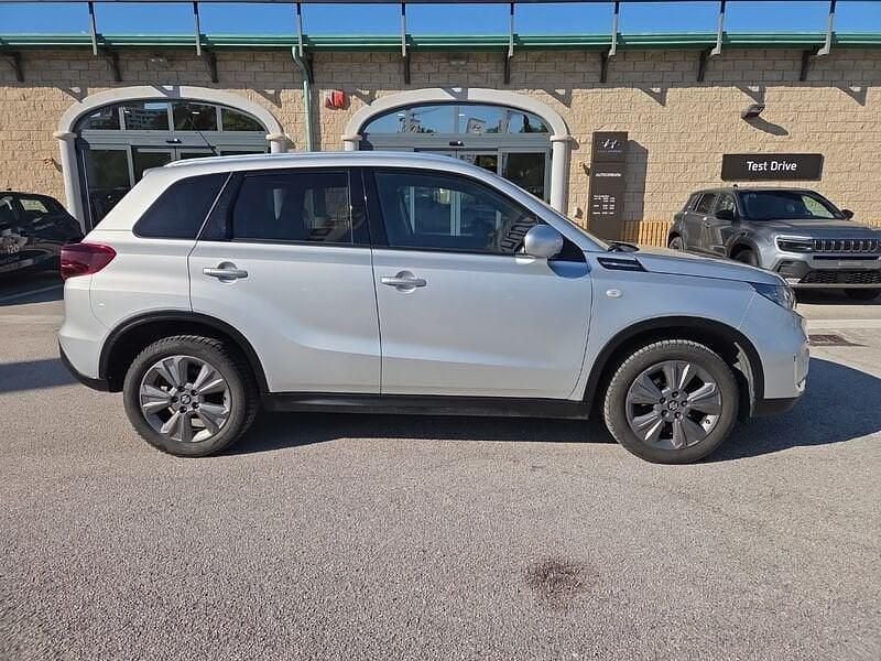Usata Suzuki Vitara Cool 129 CV (94 kW) 2023 Grigio SUV