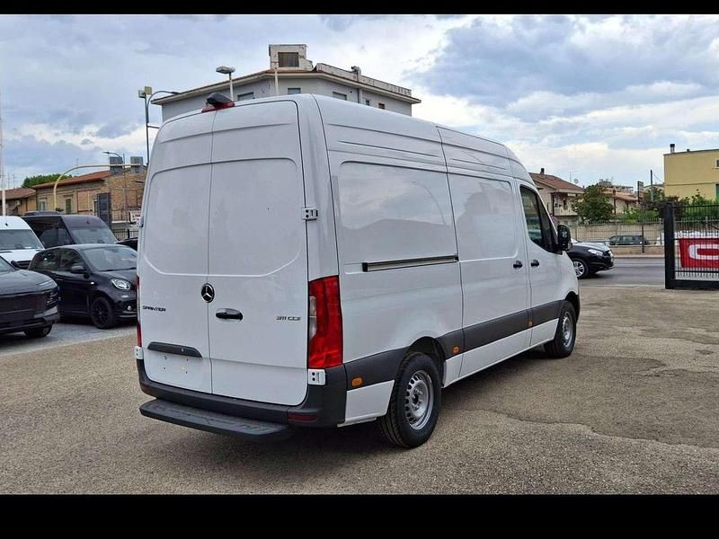 Nuova Mercedes Sprinter 114 CV (83 kW) 2026 Bianco artico Furgone
