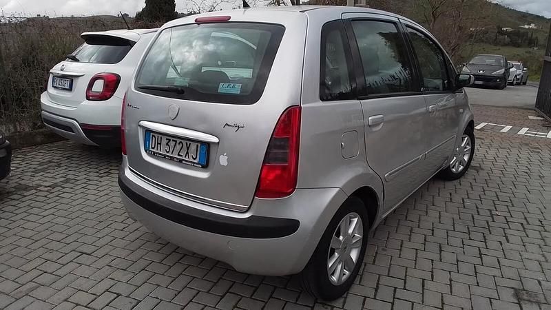 Usata Lancia Musa 69 CV (50 kW) 2007 Grigio Monovolume