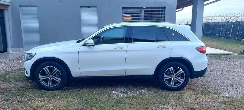 Usata Mercedes GLC220 170 CV (125 kW) 2015 Bianco Berlina
