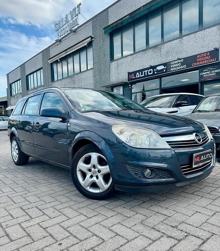 Usata Opel Astra Cosmo 101 CV (74 kW) 2008 Blu Station wagon
