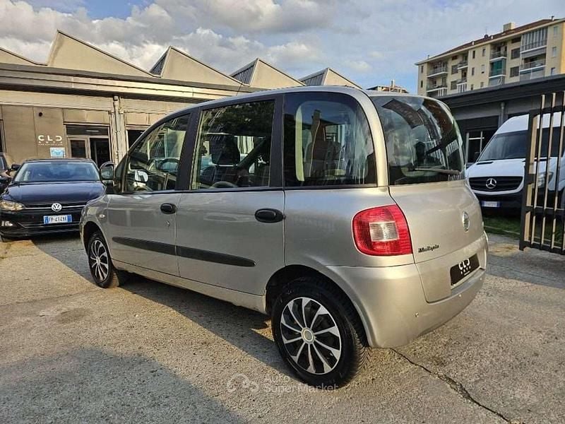 Usata Fiat Multipla 103 CV (75 kW) 2005 Grigio Monovolume