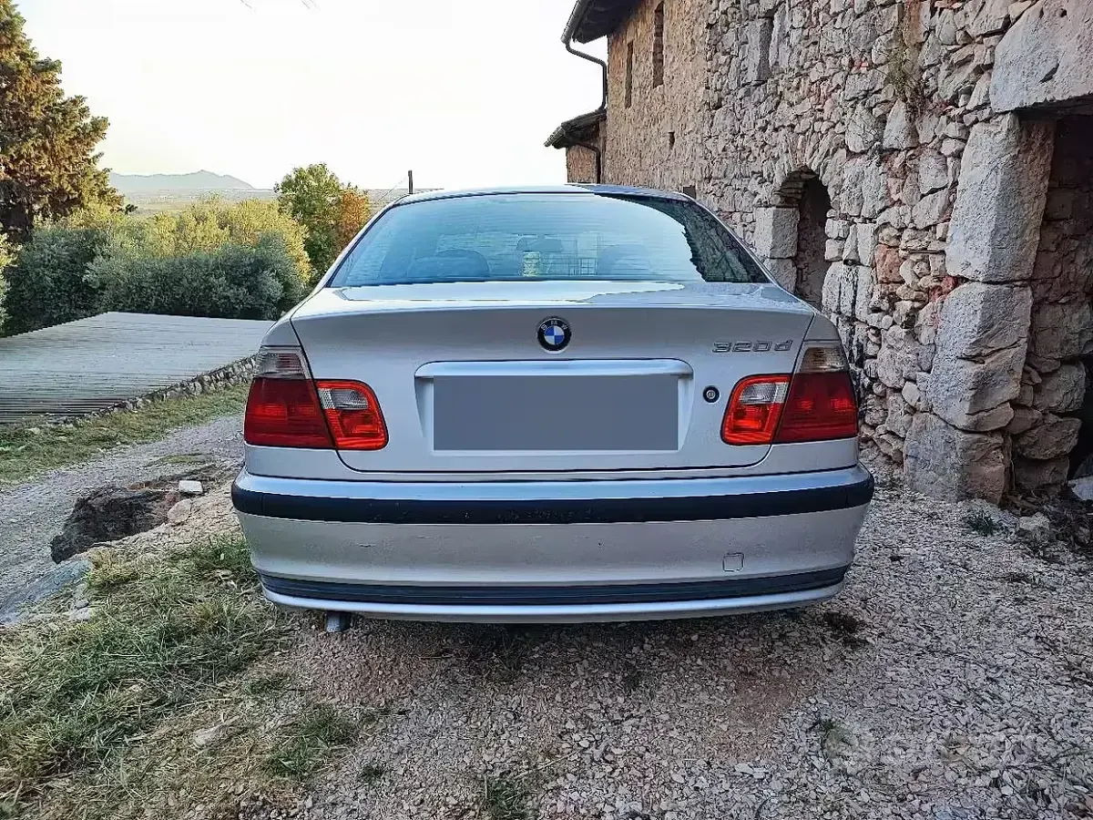 Usata BMW 320 Efficient Dynamics 136 CV (100 kW) 1999 Grigio Berlina