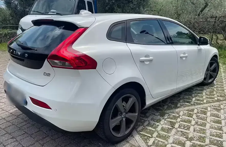 Usata Volvo V40 114 CV (83 kW) 2014 Bianco Berlina