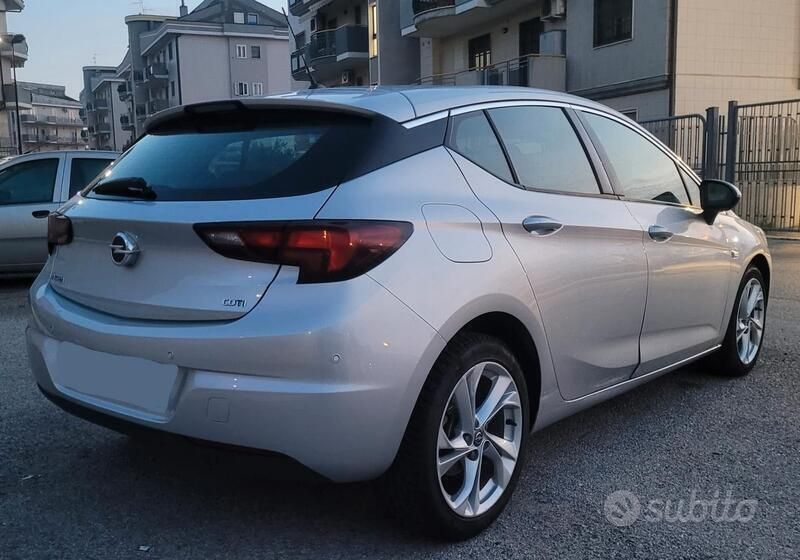 Usata Opel Astra Innovation 110 CV (80 kW) 2019 Argento Berlina