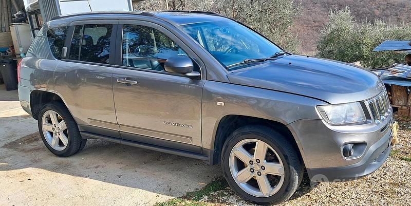 Grigio Usata 2012 Jeep Compass Limited SUV | 5200 € (Ottimo prezzo) - Immagine 1/4