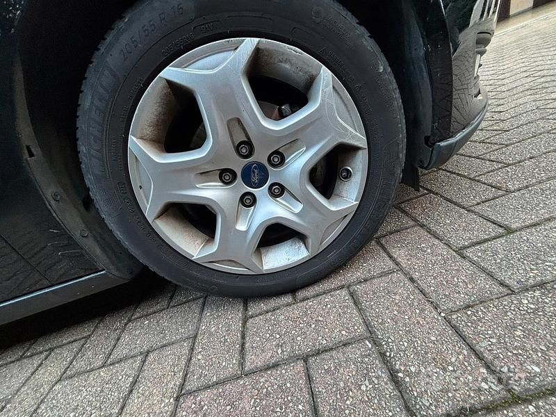 Usata Ford Focus S 101 CV (74 kW) 2015 Nero Berlina