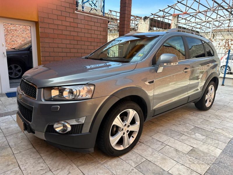 Usata Chevrolet Captiva 184 CV (135 kW) 2013 Grigio SUV