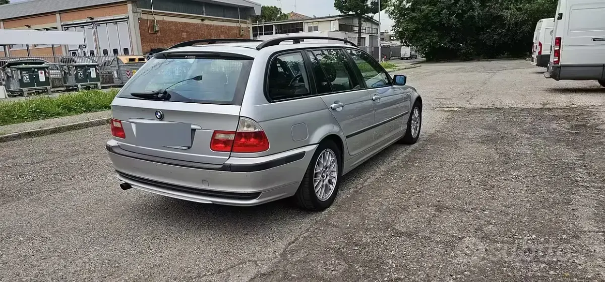 Usata BMW 318 Efficient Dynamics 143 CV (105 kW) 2002 Grigio Station wagon