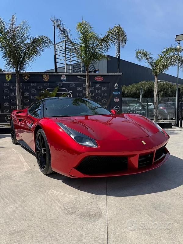 Usata Ferrari 488 670 CV (492 kW) 2018 Rosso Coupé