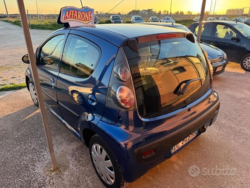 Usata Peugeot 107 54 CV (39 kW) 2006 Blu Utilitaria
