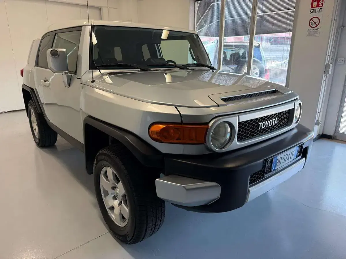 Usata Toyota FJ Cruiser 239 CV (175 kW) 2007 Argento SUV