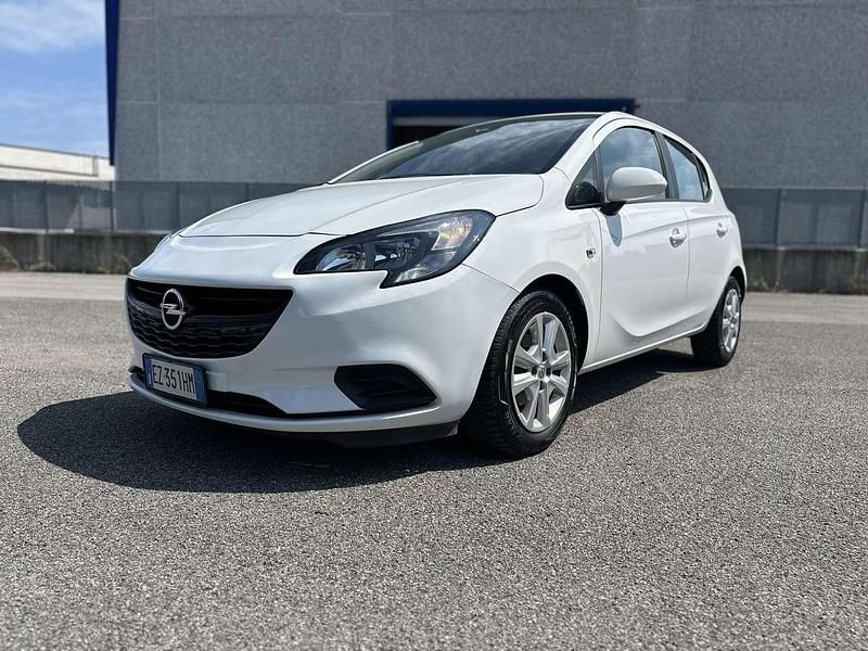 Other Usata 2015 Opel Corsa Tre volumi | 6000 € (Buon prezzo) - Immagine 1/4