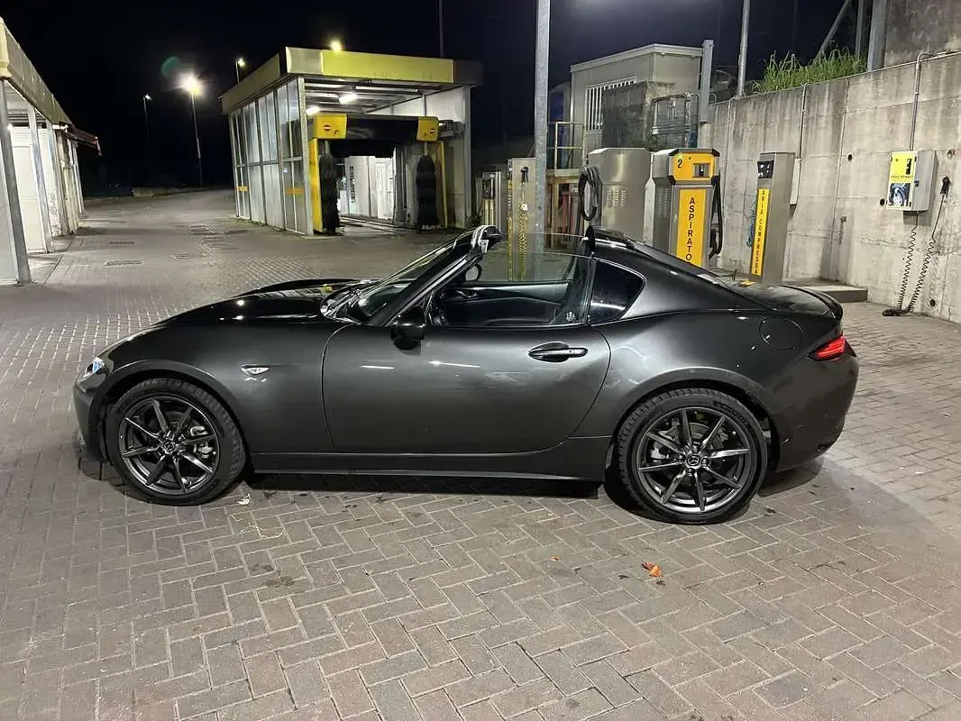 Usata Mazda MX5 Inclusive 160 CV (117 kW) 2018 Grigio Cabrio