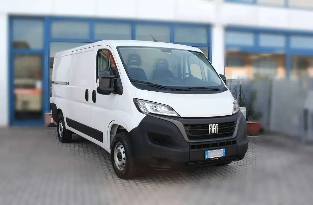 Usata Fiat Ducato 33 140 CV (102 kW) 2023 Bianco Furgone