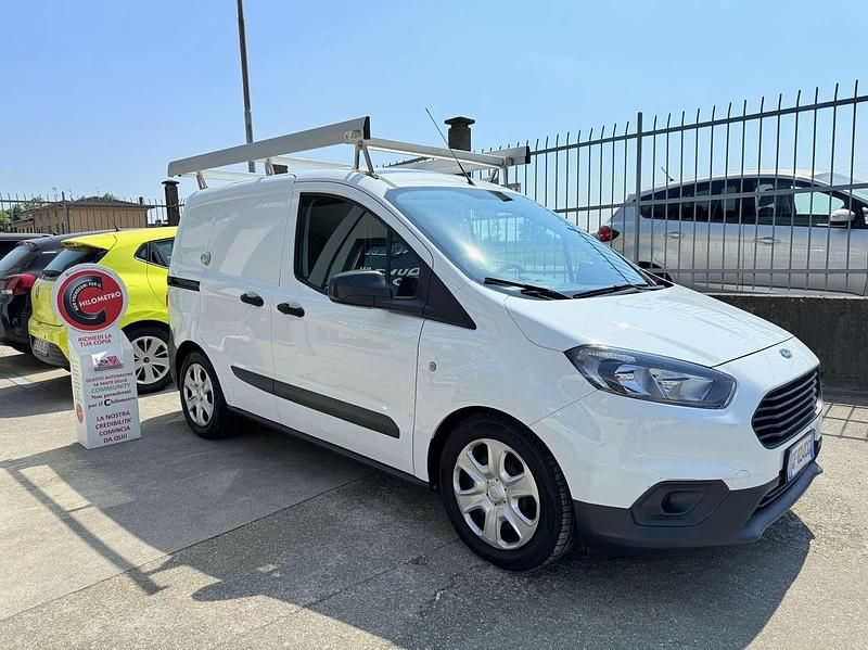 Usata Ford Transit Courier 75 CV (55 kW) 2021 Frozen white [73w]  pastello Furgone